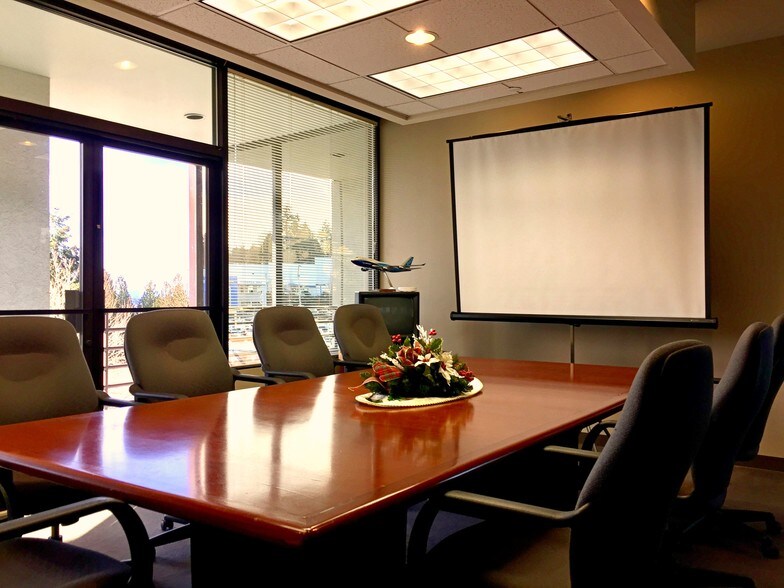 More Photos Of 8525 120th Ave NE, Kirkland Office For Lease