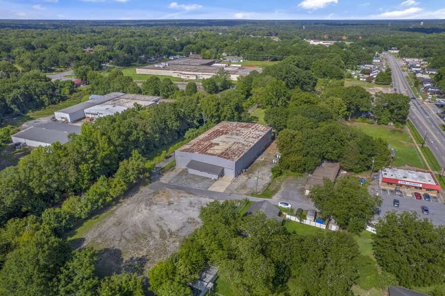 More Photos Of 200 Coe Rd, Anderson Warehouse For Lease