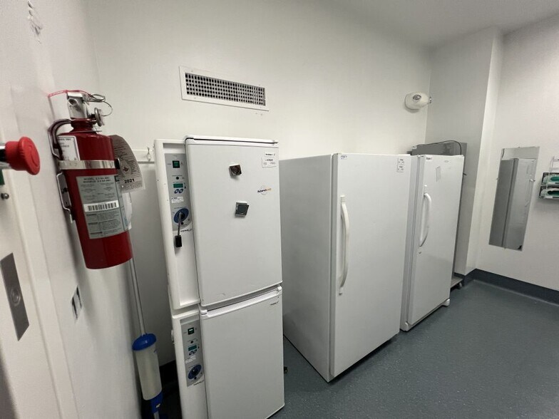 More Photos Of 393 Soundview Rd, Guilford Warehouse For Sale