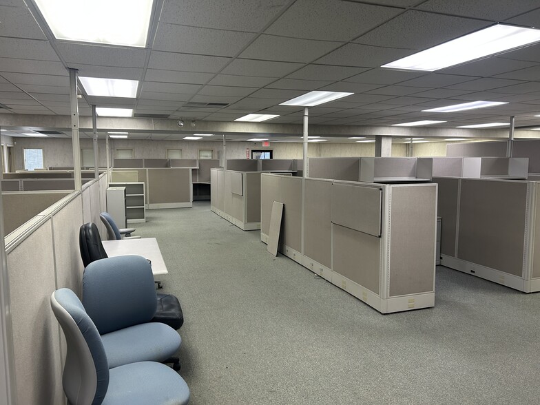 More Photos Of 17141 State Road 4, Goshen Distribution For Lease