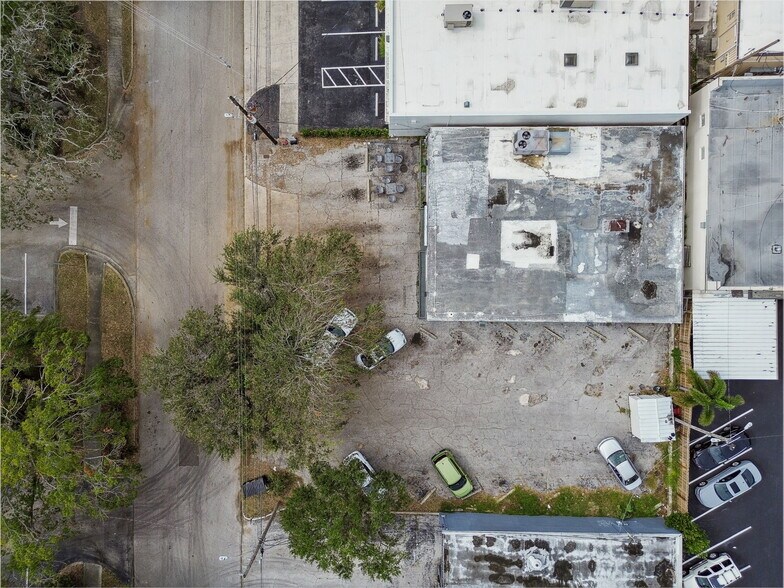 More Photos Of 1212 Rogers St, Clearwater Bar For Sale