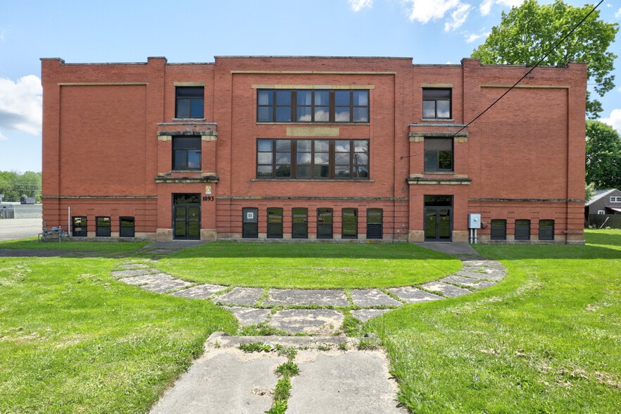 More Photos Of 1101 E 2nd St, Jamestown Schools For Sale