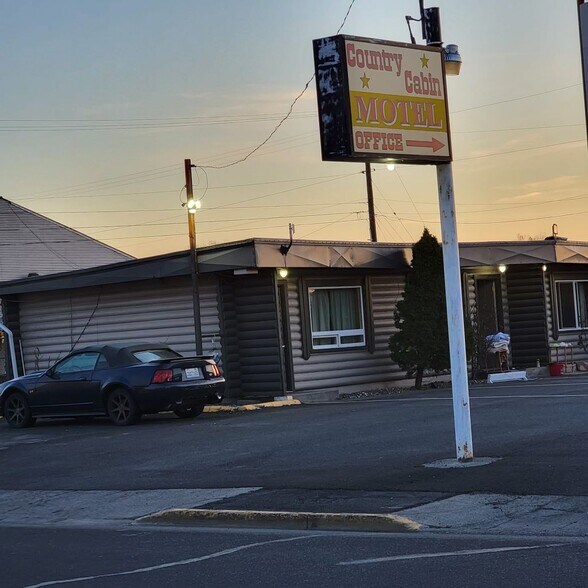 Primary Photo Of 711 2nd Ave SW, Quincy Hotel For Sale