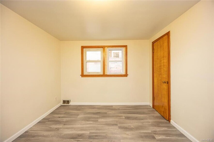 More Photos Of 1729 Ferry Ave, Niagara Falls Apartments For Sale