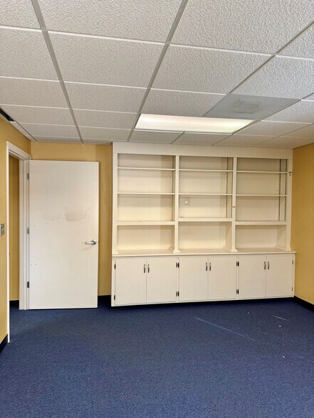 More Photos Of 400 Mocksville Ave, Salisbury Medical For Sale