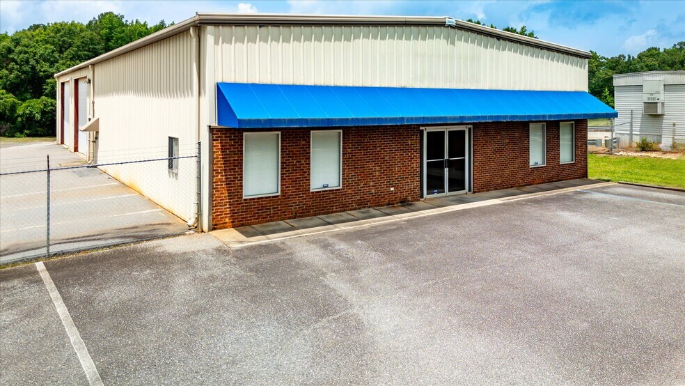 More Photos Of 3361 Highway 29 N, Belton Warehouse For Sale