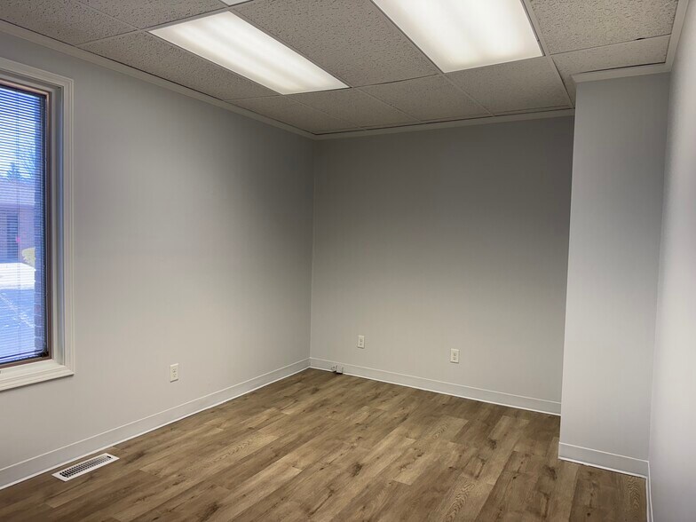 More Photos Of 7301 W Jefferson Blvd, Fort Wayne Office For Lease