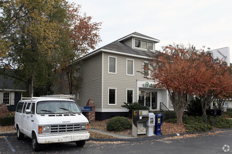 More Photos Of 790 Johnnie Dodds Blvd, Mount Pleasant Medical For Lease