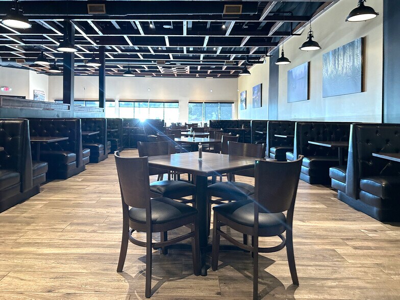 More Photos Of 2590 Freeway Blvd, Brooklyn Center Restaurant For Sale