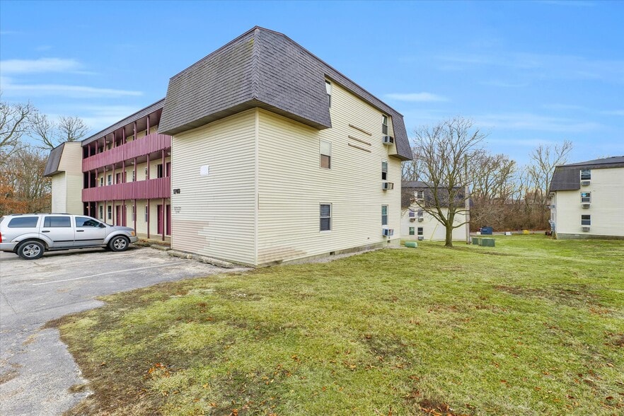 More Photos Of 1740 S Fairview Ave, Decatur Apartments For Sale