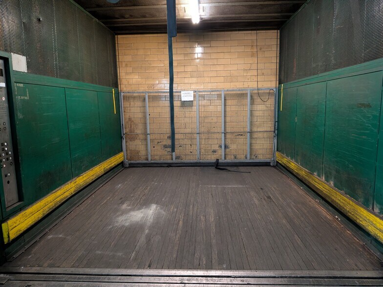 More Photos Of 2000-2009 Elmwood Ave, Sharon Hill Warehouse For Sale