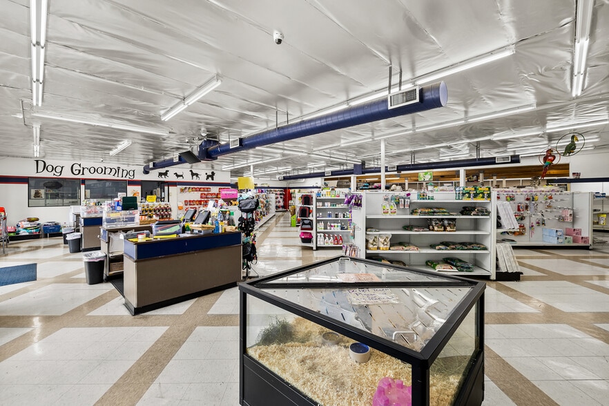 More Photos Of 9403 Las Tunas Dr, Temple City Freestanding For Sale