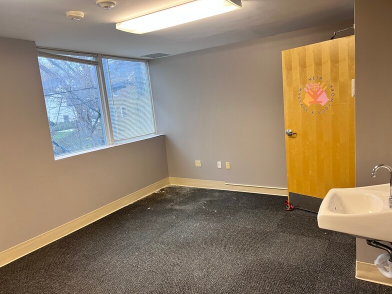 More Photos Of 3575 N Oakland Ave, Shorewood Apartments For Lease