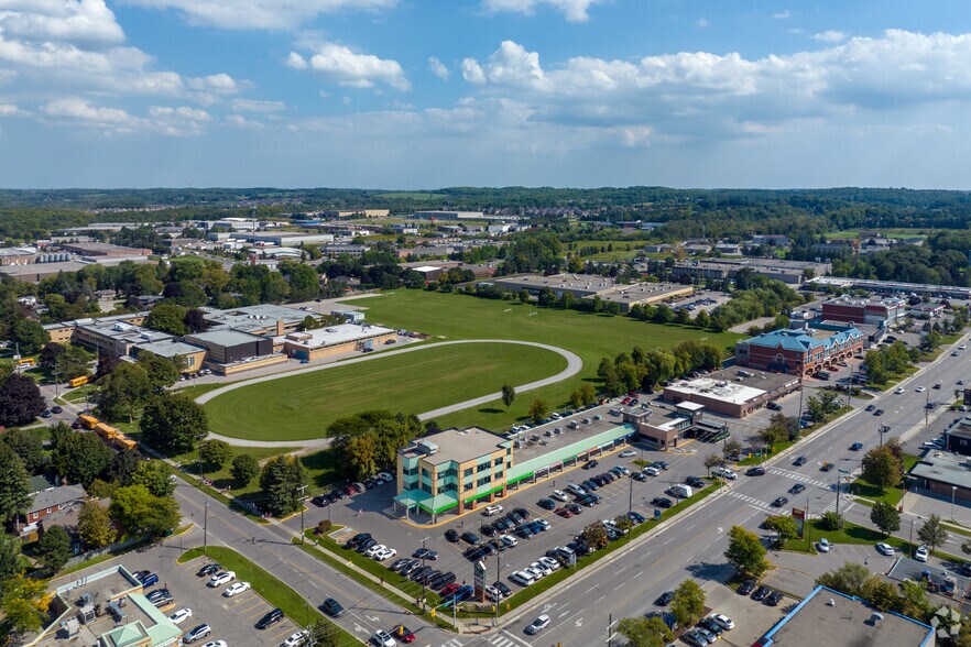 More Photos Of 14845 Yonge St, Aurora Storefront Retail Office For Lease