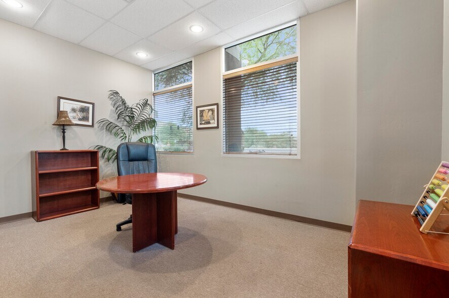 More Photos Of 1345 E Chandler Blvd, Phoenix Office For Lease
