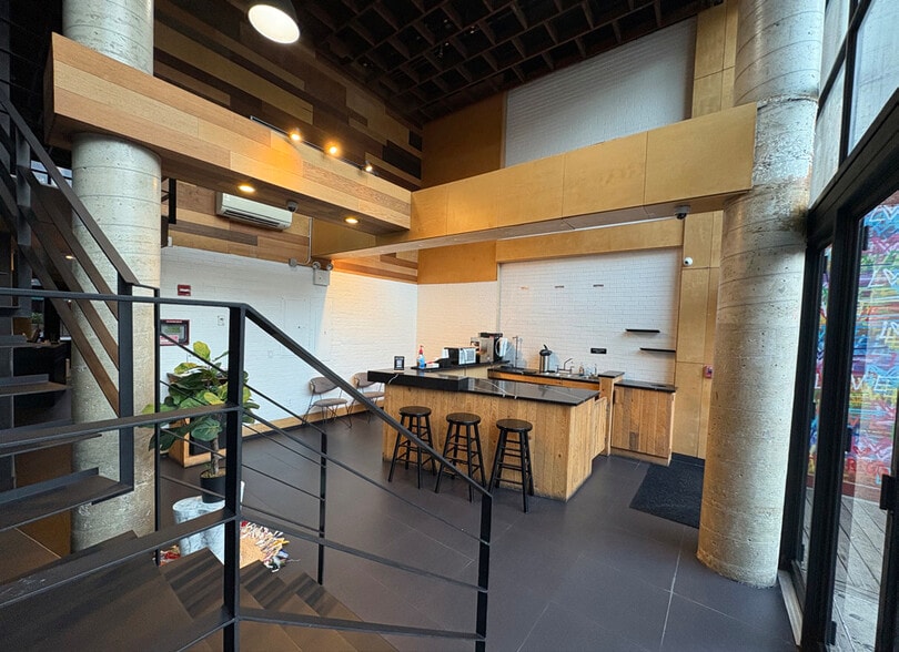 More Photos Of 163 Orchard St, New York Hotel For Lease