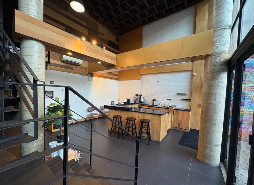 More Photos Of 163 Orchard St, New York Hotel For Lease