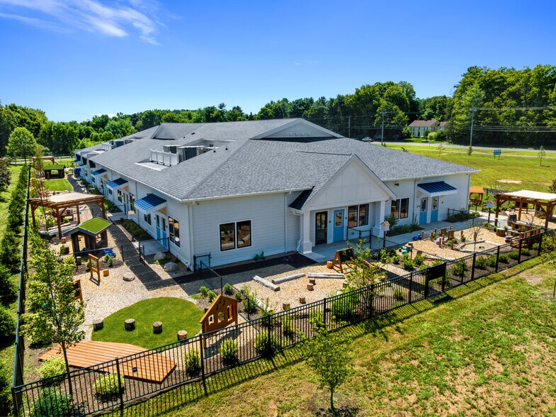 More Photos Of 30 Hopmeadow St, Weatogue Schools For Sale