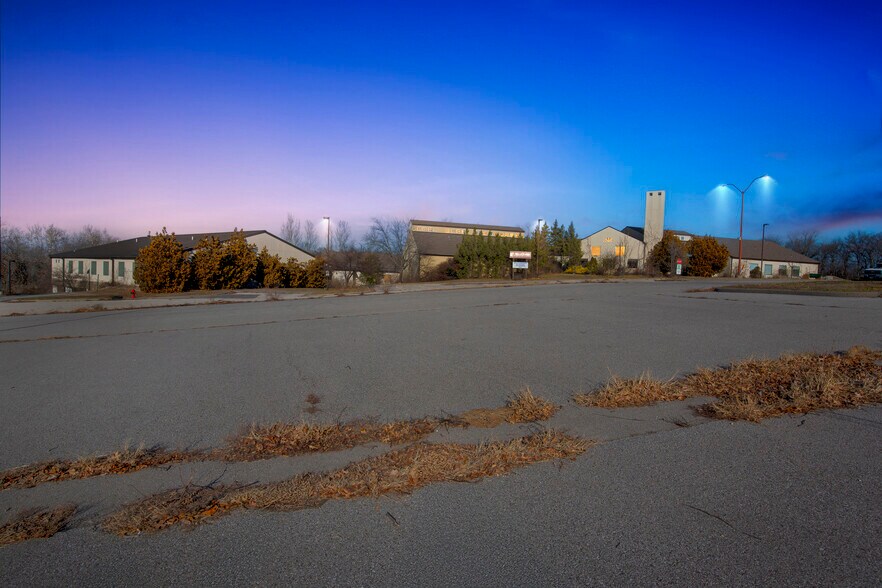 More Photos Of 5121 Raytown Rd, Kansas City Hospital For Sale