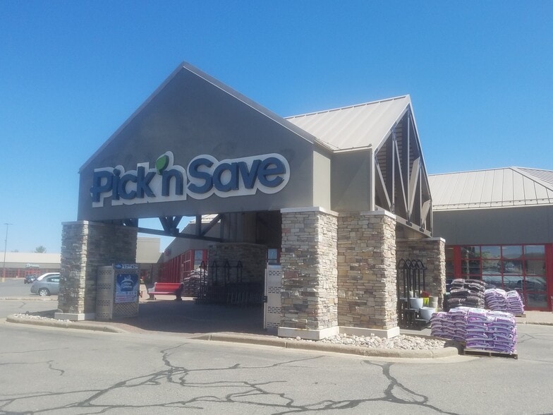 More Photos Of 10101 Market St, Rothschild General Retail For Lease