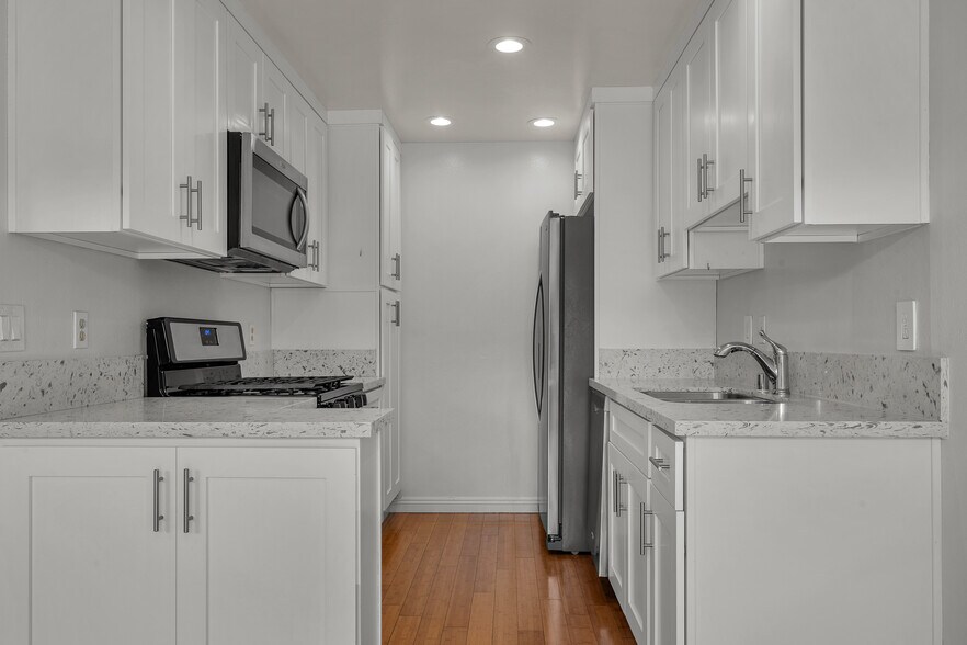 More Photos Of 7605 W Manchester Ave, Playa Del Rey Apartments For Sale