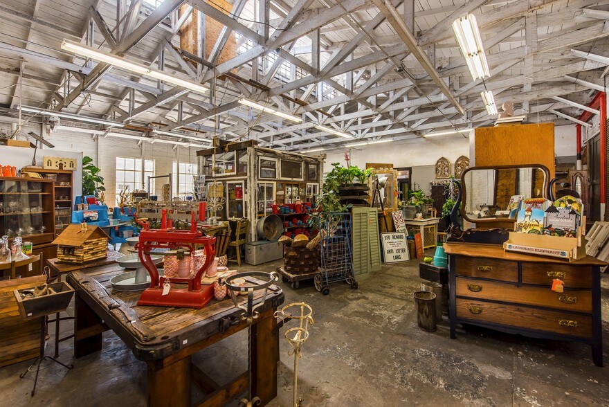 More Photos Of 401 W Chapman Ave, Orange General Retail For Sale