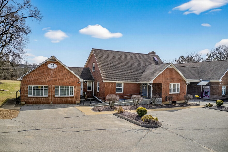 More Photos Of 60-62 Hyde Ave, Vernon Storefront Retail Office For Sale