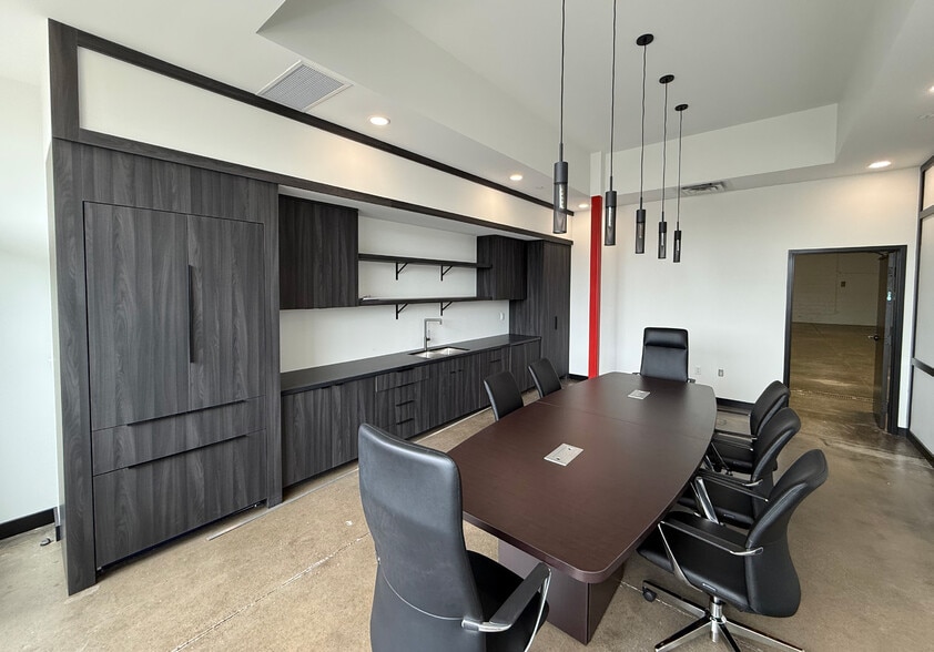 More Photos Of 11473 N Marketplace Dr, Champlin Auto Repair For Sale