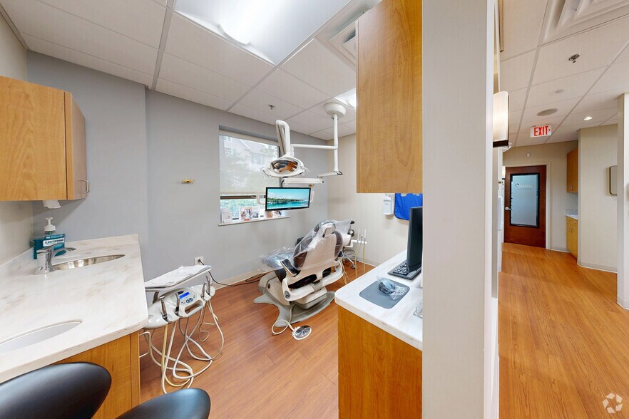 More Photos Of 555 Kinderkamack Rd, Oradell Medical For Sale