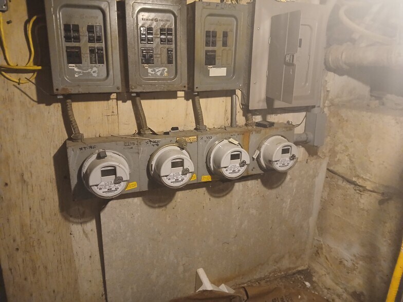 More Photos Of 3941 Lowndes Ave, Baltimore Multifamily For Sale