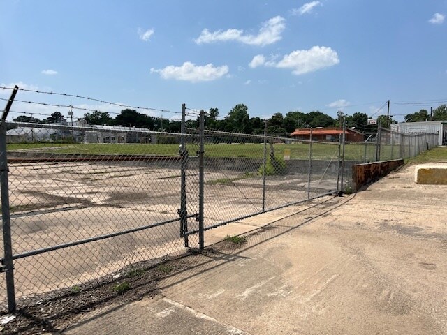 More Photos Of 400 S Austin St, Brenham Land For Sale