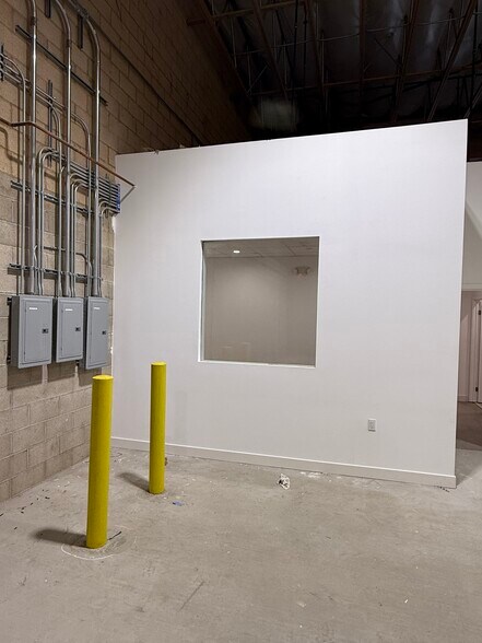 More Photos Of 2623 N San Fernando Rd, Los Angeles Warehouse For Sale