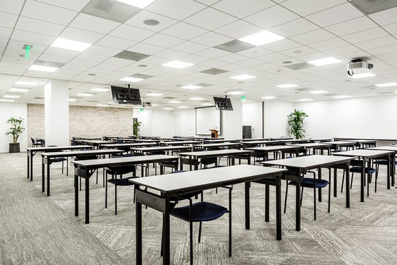 More Photos Of 2049 Century Park E, Los Angeles Office For Lease