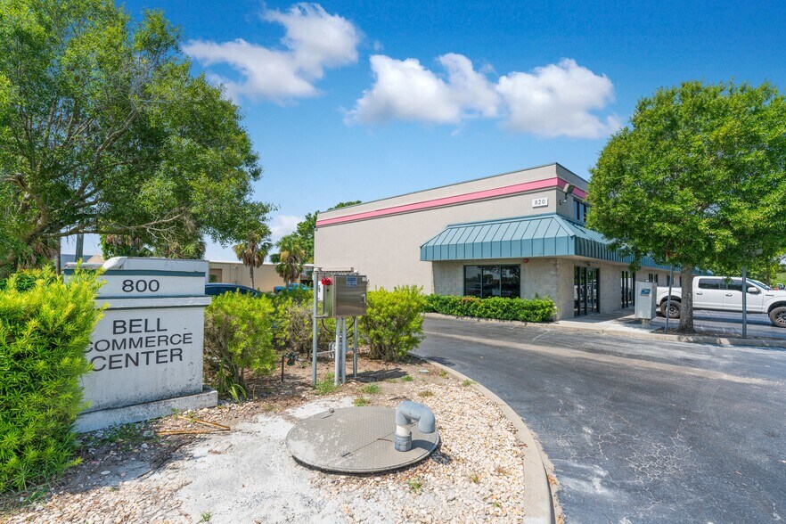 More Photos Of 800 Bell Rd, Sarasota Showroom For Lease