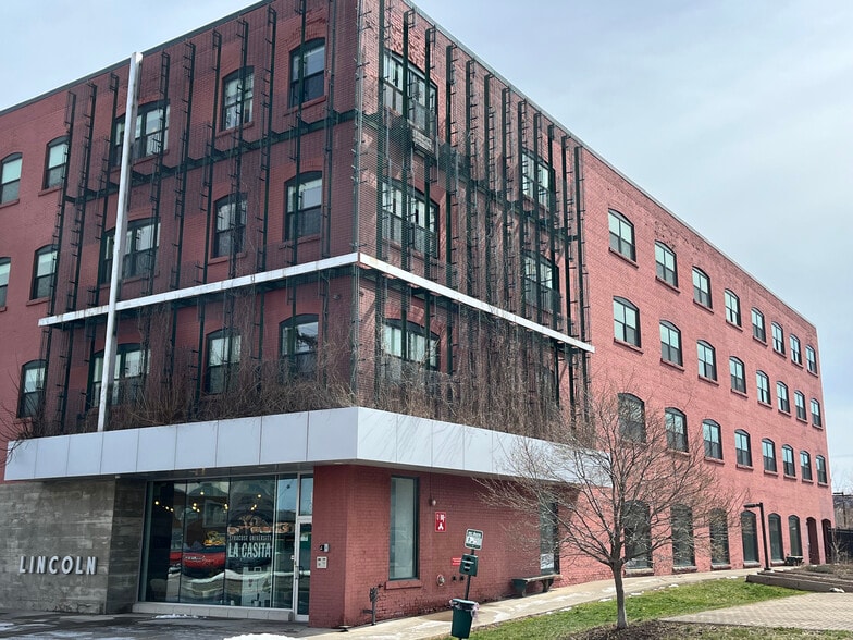 Primary Photo Of 109 Otisco St, Syracuse Apartments For Lease