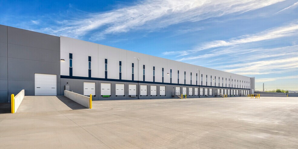 More Photos Of 12460 N Dysart Rd, El Mirage Warehouse For Lease