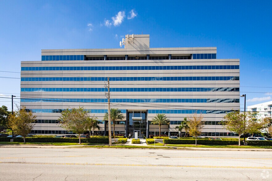 More Photos Of 2002 N Lois Ave, Tampa Office Residential For Lease