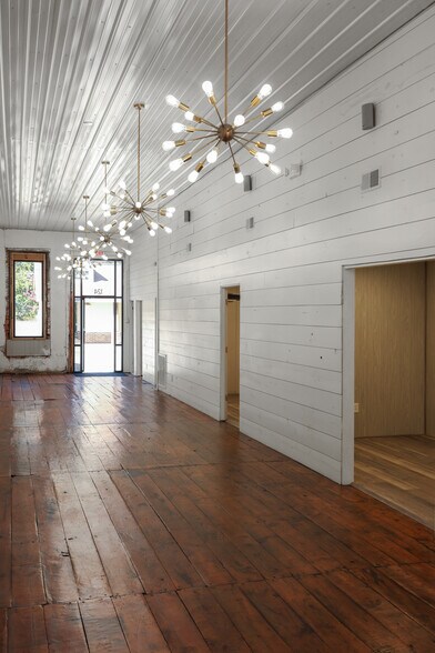 More Photos Of 124 Trinity St, Abbeville Storefront For Sale