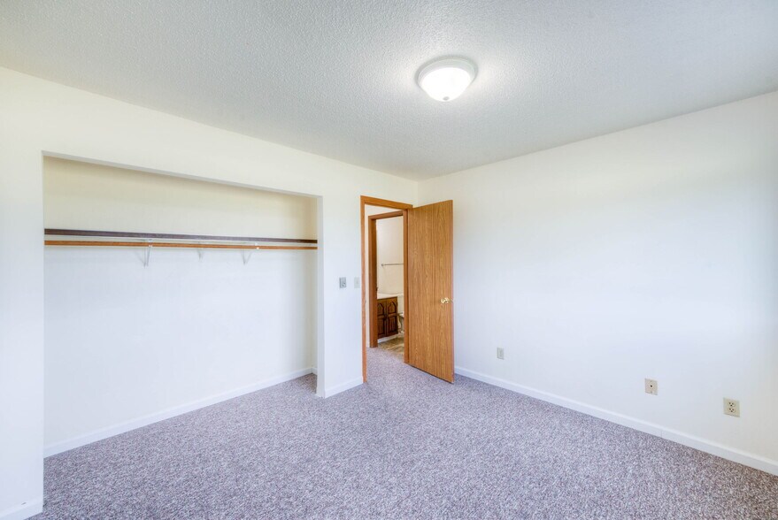 More Photos Of 20 NE Schmitz St, Adams Apartments For Sale