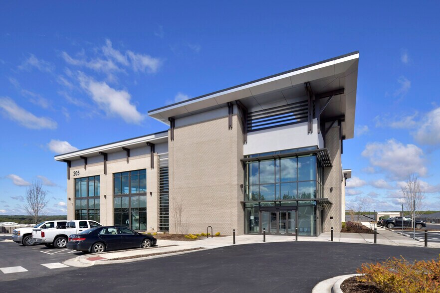 More Photos Of 205 Pavilion Way, Southern Pines Medical For Sale