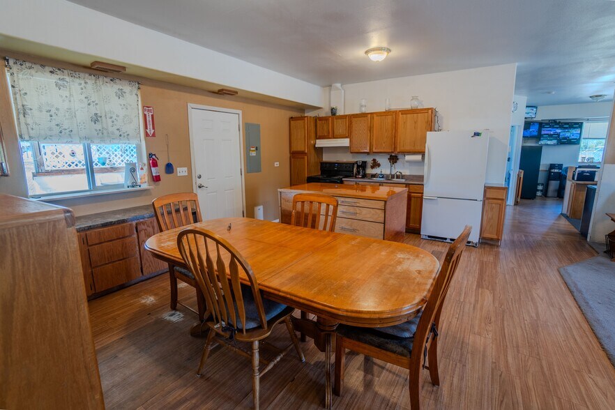 More Photos Of 215 Lawson Ln, Tenmile Warehouse For Sale
