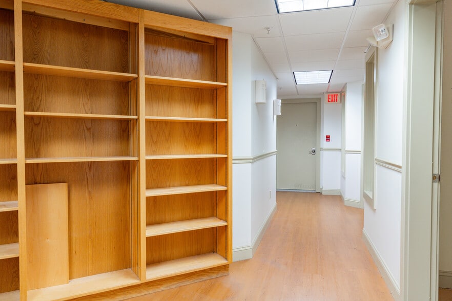 More Photos Of 25 Long Creek Dr, South Portland Medical For Sale