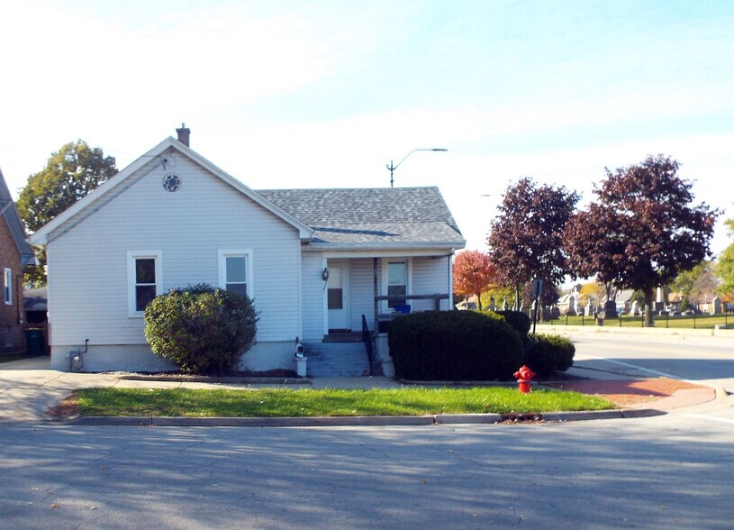 More Photos Of Corner of Ruby St & Nicholson St, Joliet Light Distribution For Sale