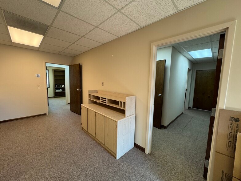 More Photos Of 411 W Gordon St, Thomaston Medical For Sale