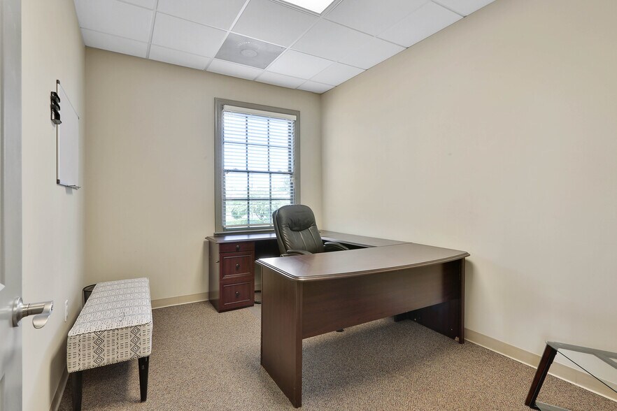 More Photos Of 75 Jackson St, Newnan Unknown For Lease