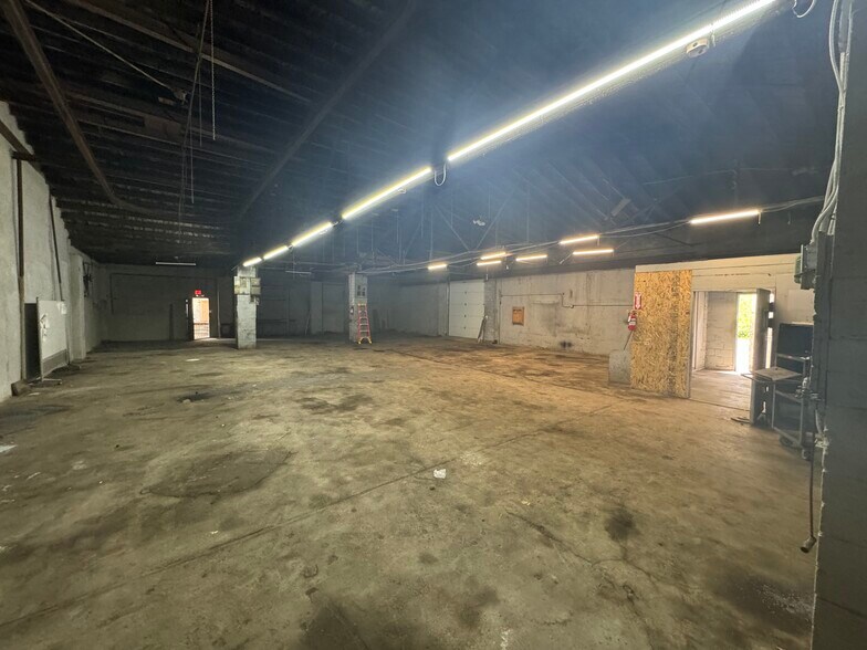 More Photos Of 9400-9404 E Wilson Rd, Independence Manufacturing For Sale