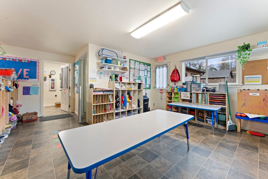 More Photos Of 2125 Coburg Rd, Eugene Healthcare For Sale