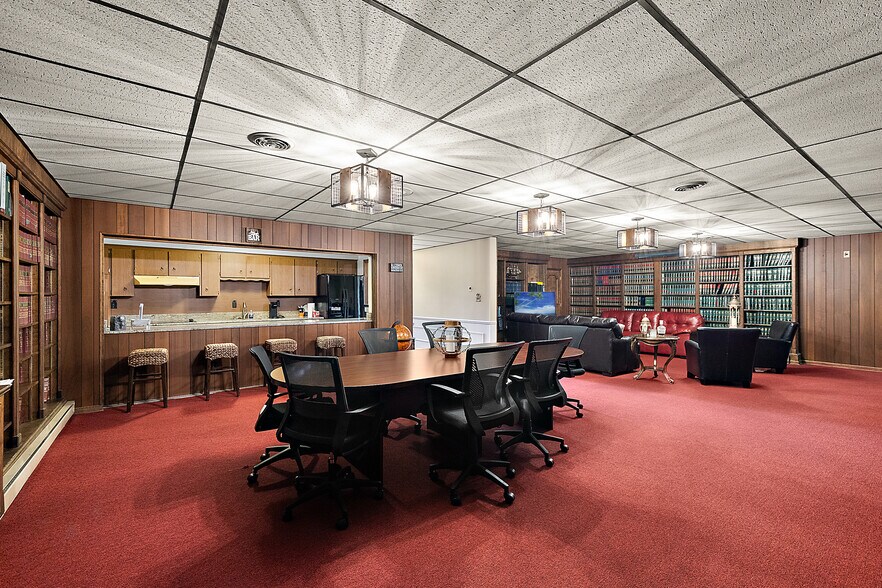 More Photos Of 22815 Kelly Rd, Eastpointe Loft Creative Space For Lease