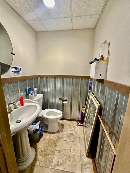 More Photos Of 700 N Central Ave, Umatilla General Retail For Lease