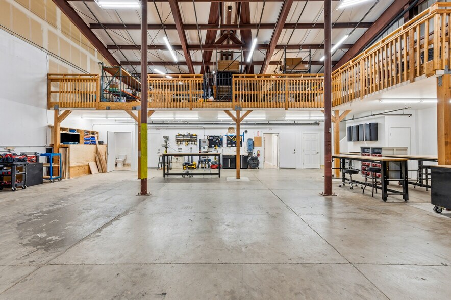 More Photos Of 17278-17310 Cattle Dr, Penn Valley Warehouse For Lease